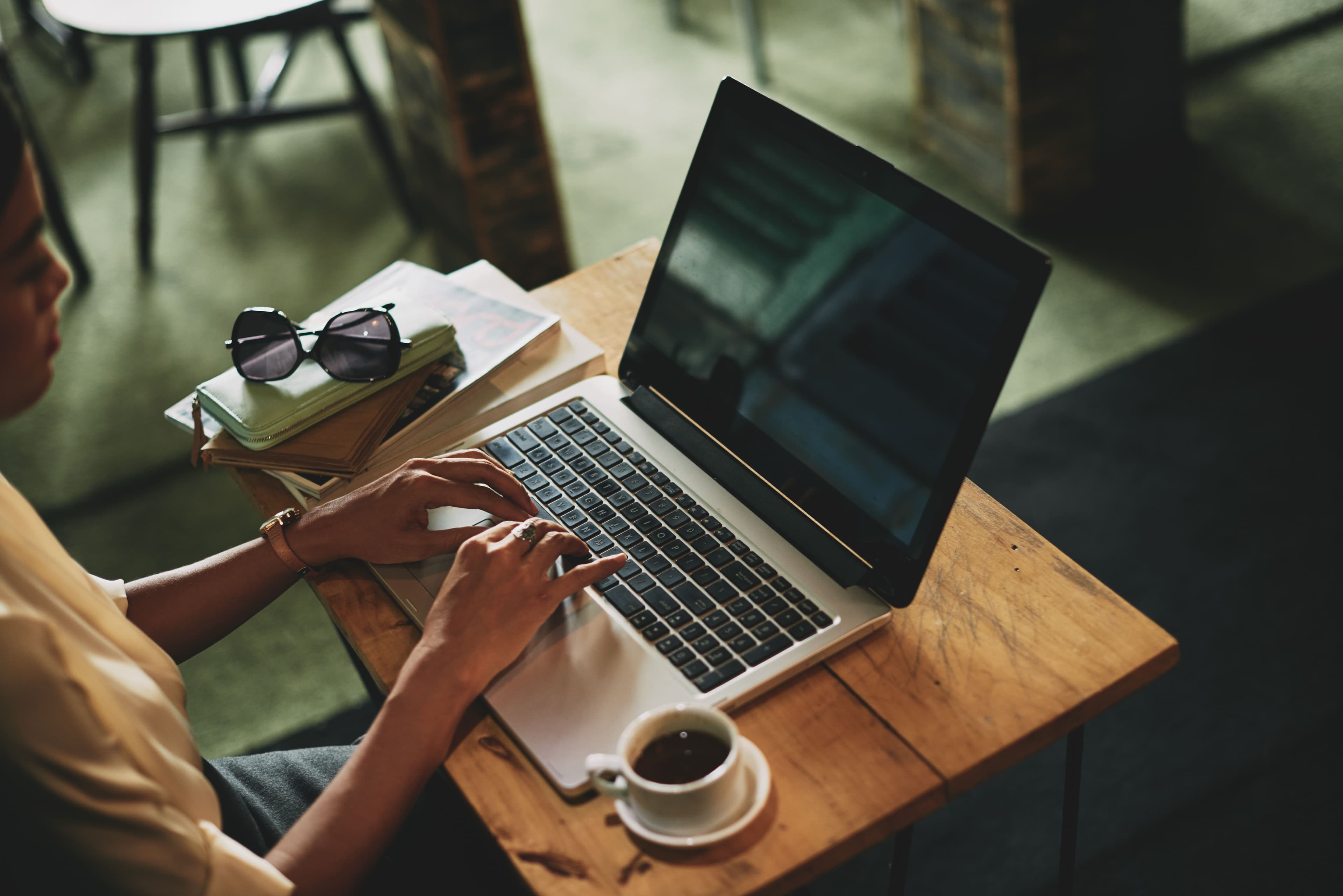 Your Garage Door Site is Online 24/7 & Selling Nothing? Here's What's Actually Wrong.